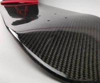 Planche à roulettes électrique en fibre de carbone OEM sur mesure haute résistance Planches à roulettes en fibre de carbone 3K brillantes haute résistance