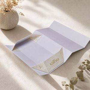 Caja Rígida de Papel de Lujo con Logotipo Impreso DHP, Color Borgoña, Plegable, Magnética, Personalizada - Product Image 2