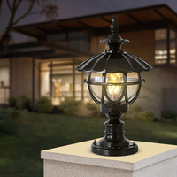 Lampadaire extérieur de style européen en aluminium moulé sous pression, étanche IP65, avec abat-jour en verre, base sur pied, LED à CRI élevé 95
