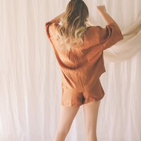 Lot de stock certifié Oeko-tex Chemises en lin pur respirant pour femmes, orange, col en V uni