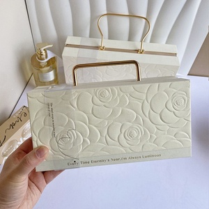 <span class=keywords><strong>Caja</strong></span> <span class=keywords><strong>de</strong></span> Regalo <span class=keywords><strong>con</strong></span> Rosas al Estilo Francés - Ideal para Regalos <span class=keywords><strong>de</strong></span> Boda y Compromiso, También para Regalar Dulces a Damas <span class=keywords><strong>de</strong></span> Honor - Product Image 5