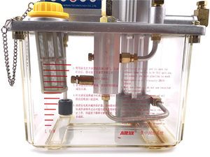 Lubrificateur électrique à graisse Miran 3L 18W pour applications d'usinage - Product Image 2