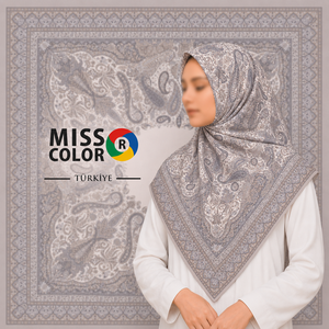 Pañuelo Cuadrado de Moda Miss Color Premium de Poliéster Chiffon 140x140 cm, Estampado Digital, Suave al Tacto, Ligero, Transpirable y Antiarrugas - Product Image 4