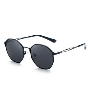 Lunettes de soleil rétro Greyjack, monture intégrale, verres TAC, protection UV400, design métallique unisexe tendance - Product Image 2