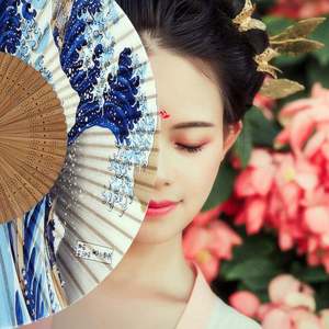 Éventail japonais de luxe en bambou, motif Grande Vague de Kanagawa, 33 cm, style DIY, idéal pour souvenirs, livré en boîte - Product Image 2