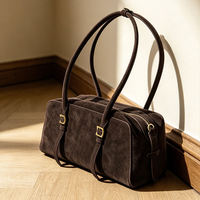Sac à main vintage en daim véritable pour femme, avec longues bandoulières fines et silhouette oblongue, marque privée OEM ODM