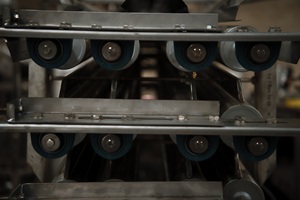 Machine de classement de noix de cajou de haute qualité, 4 rainures, 3 étages, capacité 250-300 kg/h, pour noix de cajou entières, entièrement automatique, vente en gros - Product Image 3