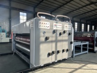 Machine semi-automatique de découpe et d'impression flexographique pour cartons en carton ondulé