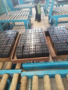 Paneles solares personalizados disponibles Batería solar de litio 12V 100Ah 200Ah Reemplazo de baterías de iones de litio de plomo-ácido - Product Image 6