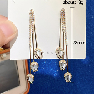 Orecchini Pendenti Lunghi con Micro Incastonature a Tulipano e Nappine, Gioielli per Orecchie da Donna Giovanili e alla Moda - Product Image 3