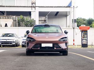 Voitures d'occasion YU7 2024 Berline électrique RWD Conduite à gauche Longue autonomie EV Version Pro Faible kilométrage Exportation Chine Prêt à expédier - Product Image 6