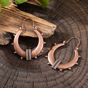 Boucles d'oreilles pendantes vintage en alliage à motif floral, plaqué bronze antique, pour femmes - Product Image 3