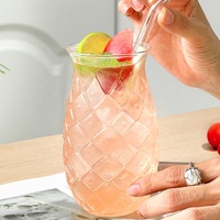 Verres à cocktail transparents créatifs en forme d'ananas avec paille