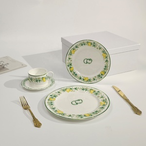 Vente en gros de services de table en porcelaine fine européenne de luxe à motif citron, 4 pièces, avec emballage cadeau personnalisable - Product Image 3