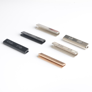 Étiquettes de vêtements de style mode, logo gravé sur mesure, clip métallique pour vêtements, pour sweats <span class=keywords><strong>à</strong></span> capuche, sacs <span class=keywords><strong>à</strong></span> main, clips métalliques de finition - Product Image 5