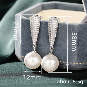 Orecchini Pendenti con Perle Simulate in Zircone per Donne, Eleganti Gioielli per Matrimoni, Fidanzamenti e Feste - Product Image 4