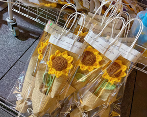 Ramo de Girasoles Tejidos a Mano con Lana DREA, Regalos para el Día de Acción de Gracias y el Día de la Madre, Ramos de Flores de Ganchillo - Product Image 4