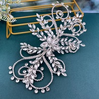 Nouvelle conception de chaîne en strass, fleur 3D, perle de cristal, applique faite à la main pour coiffe de mariée ou robe de mariée à coudre