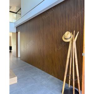 Puertas de garaje de rejilla de acero y madera eléctricas automáticas resistentes al agua a prueba de viento modernas para casas - Product Image 2