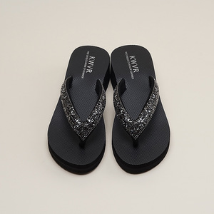 Factory direct sale of fashionable women's shoes with trendy platform heels, outdoor thick-soled casual <b>flip</b>-<b>flops</b> for summer. - Product Image 3