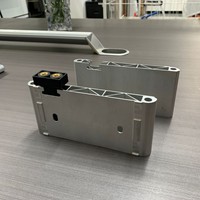 Plaque d'extrémité personnalisée en alliage d'aluminium 100Ah pour modules de batterie, usinée avec précision CNC, accessoires pour batteries de puissance à énergie nouvelle
