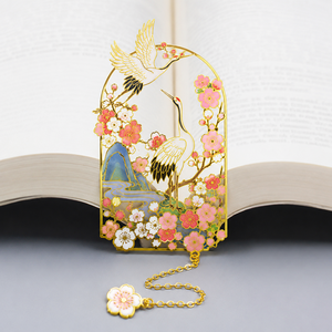 Etiquetas de Página 3D Personalizadas con Esmalte en Relieve y Gancho Metálico para Accesorios de Anime - Product Image 1