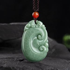 Colgante de Jadeíta Natural Ruyi Verde Frijol, Diseño Original, Estilo Chino, UNISEX, con Certificado de Tasación HJ37 - Product Image 1