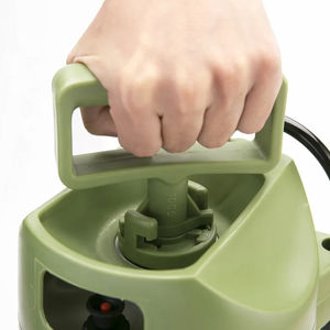 زجاجة رش يدوية بلاستيكية عالية الضغط سعة 5 لتر للزراعة وري الحدائق والنباتات - Product Image 3