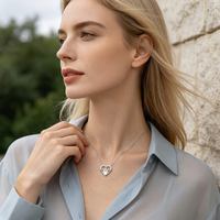 Collier Pendentif Cœur Couronne Opale Élégant ZG avec Cadre Ouvert et Accent Étoile en Zircon, Plaqué Rhodium, Idéal Cadeau