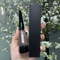 Hydratant Végétalien Repulpant et Éclaircissant pour les Lèvres à l'Acide Hyaluronique, Gloss Liquide Volumisant avec Marque Privée