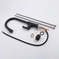 Keran Dapur Modern Matte Black Tarik-Naik dengan Katup Keramik, Pemasangan Satu Lubang, Mixer Air Panas/Dingin, dan Sprayer untuk Dapur