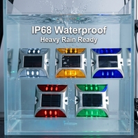 Borne de signalisation routière solaire IP68 avec LED ultra-lumineuse pour la sécurité routière, marqueur de chaussée clignotant, yeux de chat solaires, luminescence dans l'obscurité