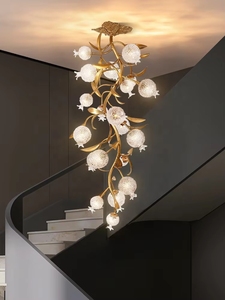 Lámpara de Araña de Vidrio Artístico con Diseño de Ramas de Latón, Estilo Nórdico Moderno y Lujoso para Vestíbulo de Hotel Contemporáneo - Product Image 5