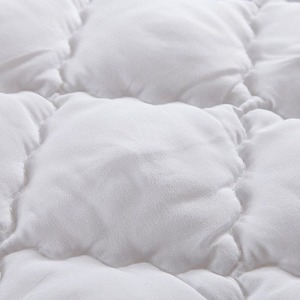 Protège-<span class=keywords><strong>matelas</strong></span> en tissu tissé polyester-<span class=keywords><strong>coton</strong></span>, style Simmons, pour hôtel, avec jupe élastique personnalisée, vente en gros usine - Product Image 2
