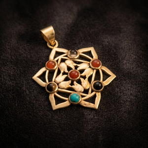2023 nouveauté haute qualité 7 Chakra pierres précieuses Reiki naturel multi-pierre avec réglage de lunette prix de gros - Product Image 1