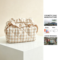 Pochette de maquillage en toile de coton matelassée à carreaux avec logo personnalisé, durable, légère, à volants, fermeture éclair, sac de toilette de voyage