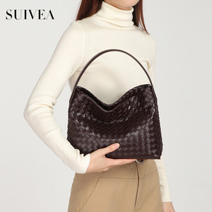 Medium-sized Handbag: Casual, Handwoven <b>Square</b> Bag with a Textured Finish—Elegant and Fashionable Shoulder Bag for Women - Product Image 1