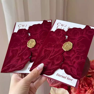 Couvertures d'invitation de <span class=keywords><strong>mariage</strong></span> personnalisées de luxe en velours <span class=keywords><strong>bordeaux</strong></span> avec impression typographique florale, enveloppes florales pour cartes d'invitation avec sceau de cire - Product Image 1