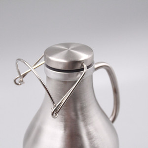 Growler de cerveza personalizado de acero inoxidable de 64oz con mango - Product Image 3