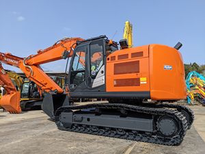 Japan High Quality <b>Engineering</b> <b>Construction</b> <b>Machinery</b> <b>Used</b> Hitachi 225 Excavator For Sale - Product Image 5