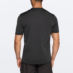 Camiseta Deportiva de Gimnasio sin Costuras para Hombre, Personalizada, de Alta Calidad, al por Mayor, Ajustada, Deportiva, Impresa, de Spandex/Nylon, de Secado Rápido - Product Image 5