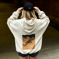 Sweat-shirt à capuche oversize personnalisé avec motif graphique au dos, collection Automne-Hiver 2026, style streetwear décontracté à épaules tombantes