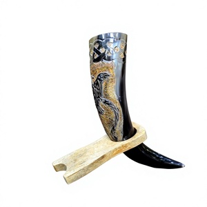 Chope à bière vintage en corne de buffle naturelle, élégante, sculptée, gravure personnalisée, plusieurs tailles disponibles par UO INDIA - Product Image 1