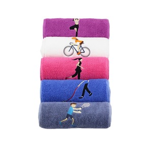 Serviette de sport brodée en pur coton 20x110 cm, séchage rapide pour la course et le fitness - Product Image 2