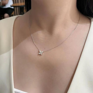 Collier Pendentif Élégant pour Femme en Diamant de Laboratoire Plaqué Rhodium Or Rose Or Blanc Argent Luxe Designer Hip Hop - Product Image 1