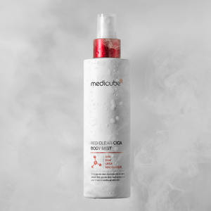 medicube Red Clear Cica Body Mist, Spray Corporal Coreano con Cica, Trata el Acné en Espalda y Pecho, Calma la Irritación, Exfolia los Poros, 1% Super Cica - Product Image 3