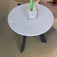 Table basse ronde NORYA moderne en bois blanc brillant avec base en métal noir pour salon et chambre