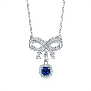 Collar de Plata 925 con Diseño de Lazo Romántico, Colgante de Zafiro Creado con Corte Cojín y Halo con Detalles de Circonita Cúbica, Elegante para Fiestas y Bodas - Product Image 1