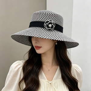 Chapeaux de paille élégants de haute qualité avec camélia, chapeaux de plage de luxe écologiques à bord large et dessus plat avec perles pour femmes, Sombrero De <span class=keywords><strong>Camelia</strong></span> - Product Image 1