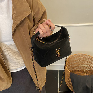 <span class=keywords><strong>Sac</strong></span> seau bandoulière pour <span class=keywords><strong>femme</strong></span> en nylon mat avec fermeture éclair en PU à motif diamant, design élégant et polyvalent - Product Image 3